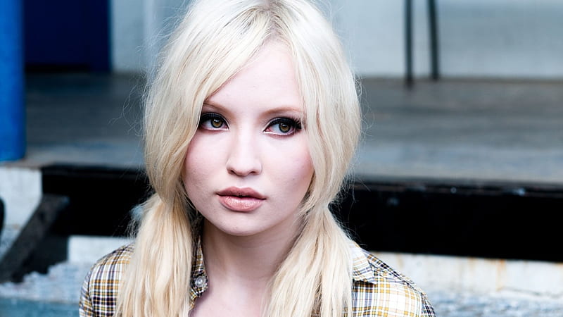 Emily Browning Girl Actress Babydoll Sucker Punch Blonde Face