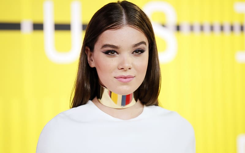 Singer Brunette American Celebrity Brown Eyes Actress Hailee