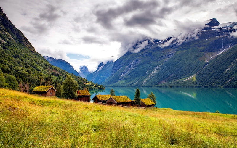 House Onm Lakeshore Cottages Grass Bonito Clouds Mountain Nice