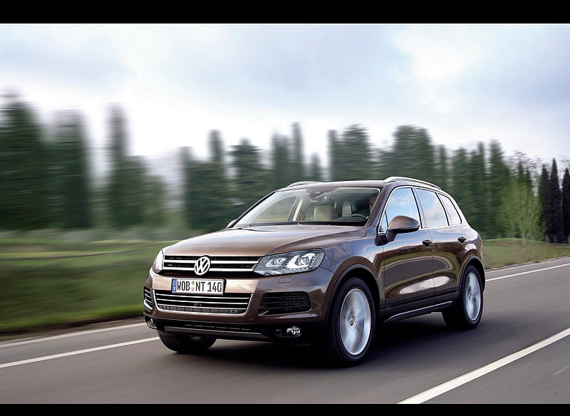 2011 VolksWagen Touareg Front Left Quarter View Car HD Wallpaper