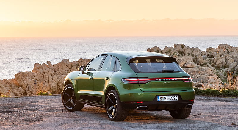 Porsche Macan Color Mamba Green Metallic Rear Three Quarter