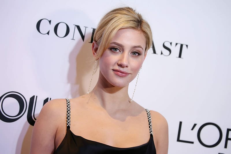 Blonde Earrings Green Eyes American Celebrity Actress Lili