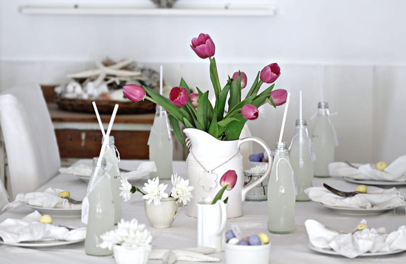 Easter Light, table decor, white flowers, easter, lavender, starfish, colored egss, sea, purple, entertainment, bright, precious, violet, tulips, fashion, white, HD wallpaper