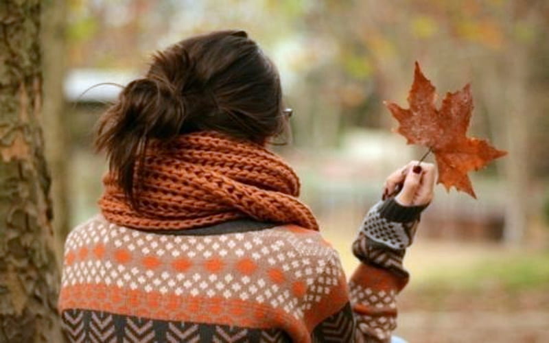 Autumn Beauty, Brown, Beauty, Woman, Leaves, Autumn, HD wallpaper