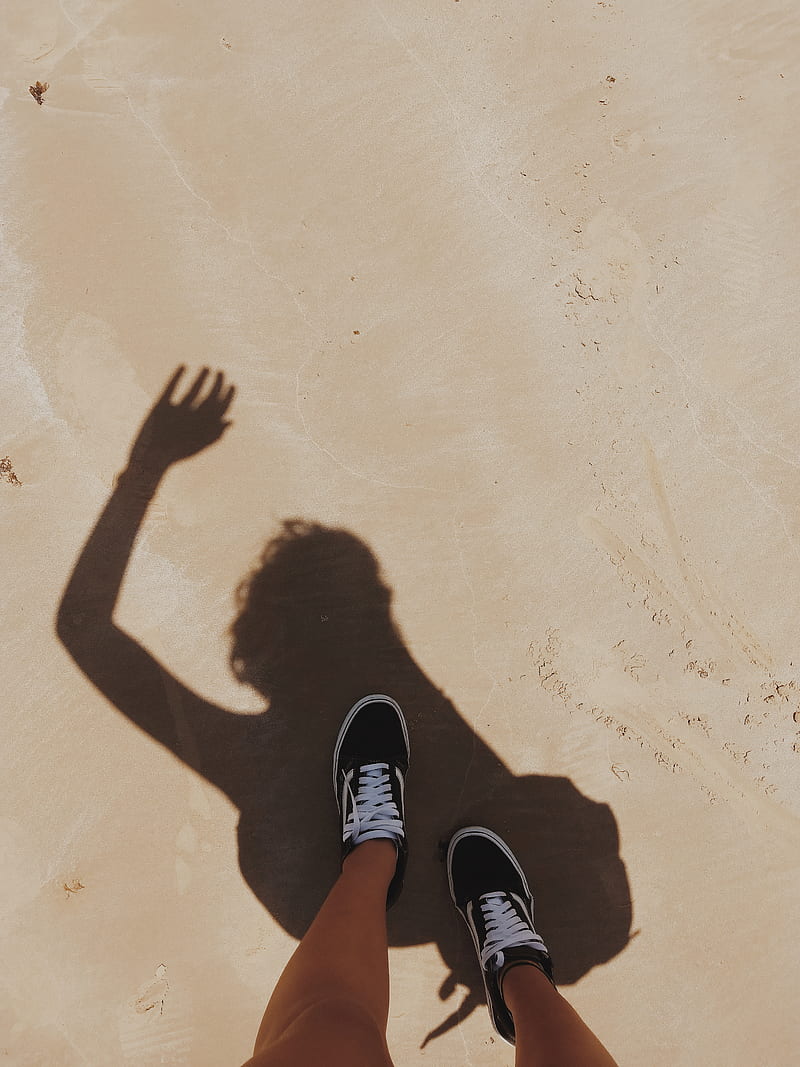 Woman in Black Tank Top and Black Shorts Standing on Brown Sand, HD phone wallpaper