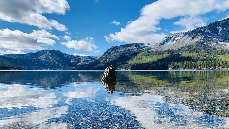 Reflections on Fallen Leaf Lake, Lake Tahoe, California, clouds, sky, water, mountains, usa, reflections, stones, HD wallpaper