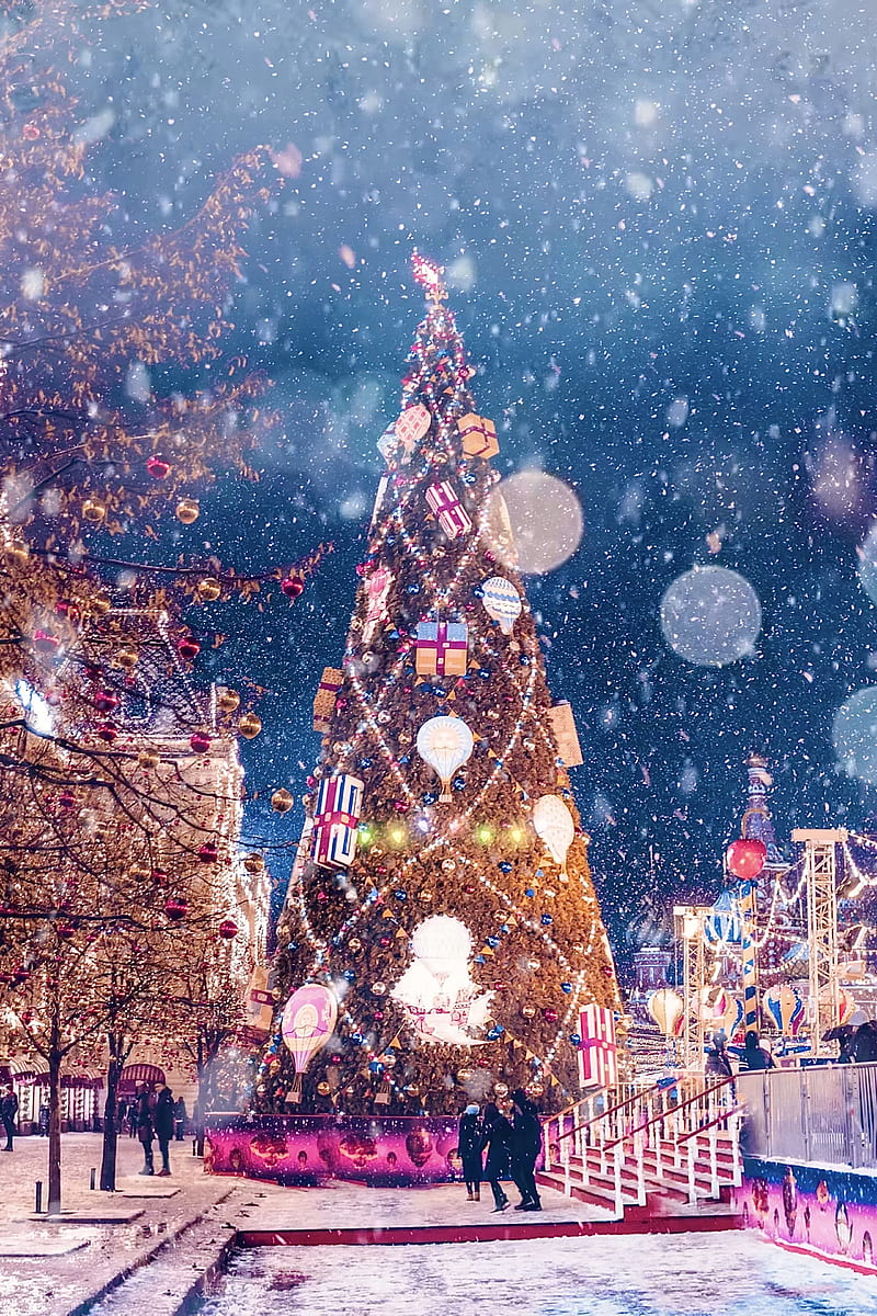 Christmas Tree, christmas, city, holiday, lights, snow, snowing, tree, winter, xmas, HD phone wallpaper
