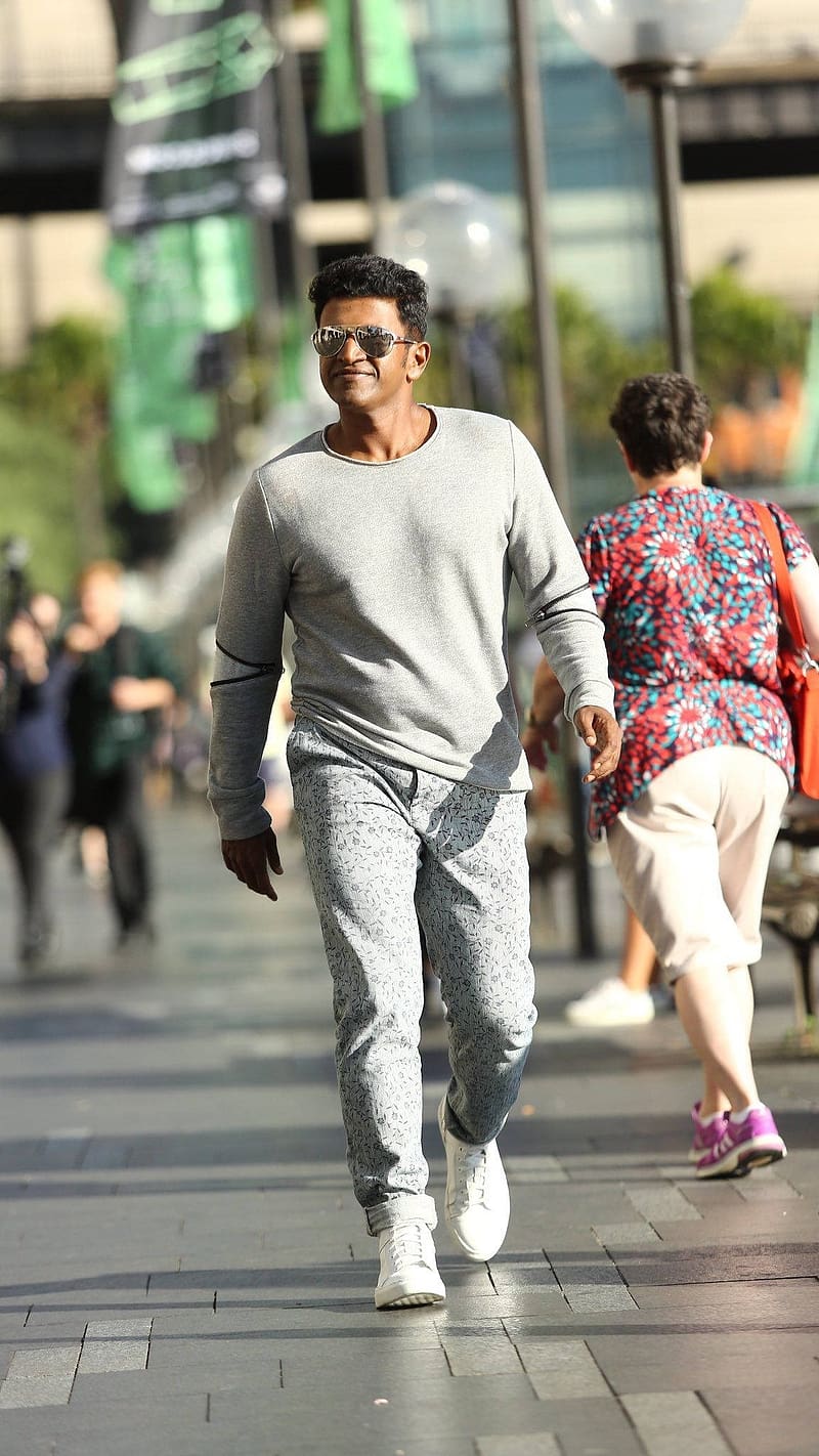 Puneeth Rajkumar Ke, chill walking, kannada hero, actor, tollywood, HD phone wallpaper