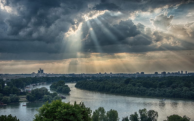 Sunbeams over Belgrade, Serbia, Serbia, Belgrade, sunbeams, clouds, river, HD wallpaper