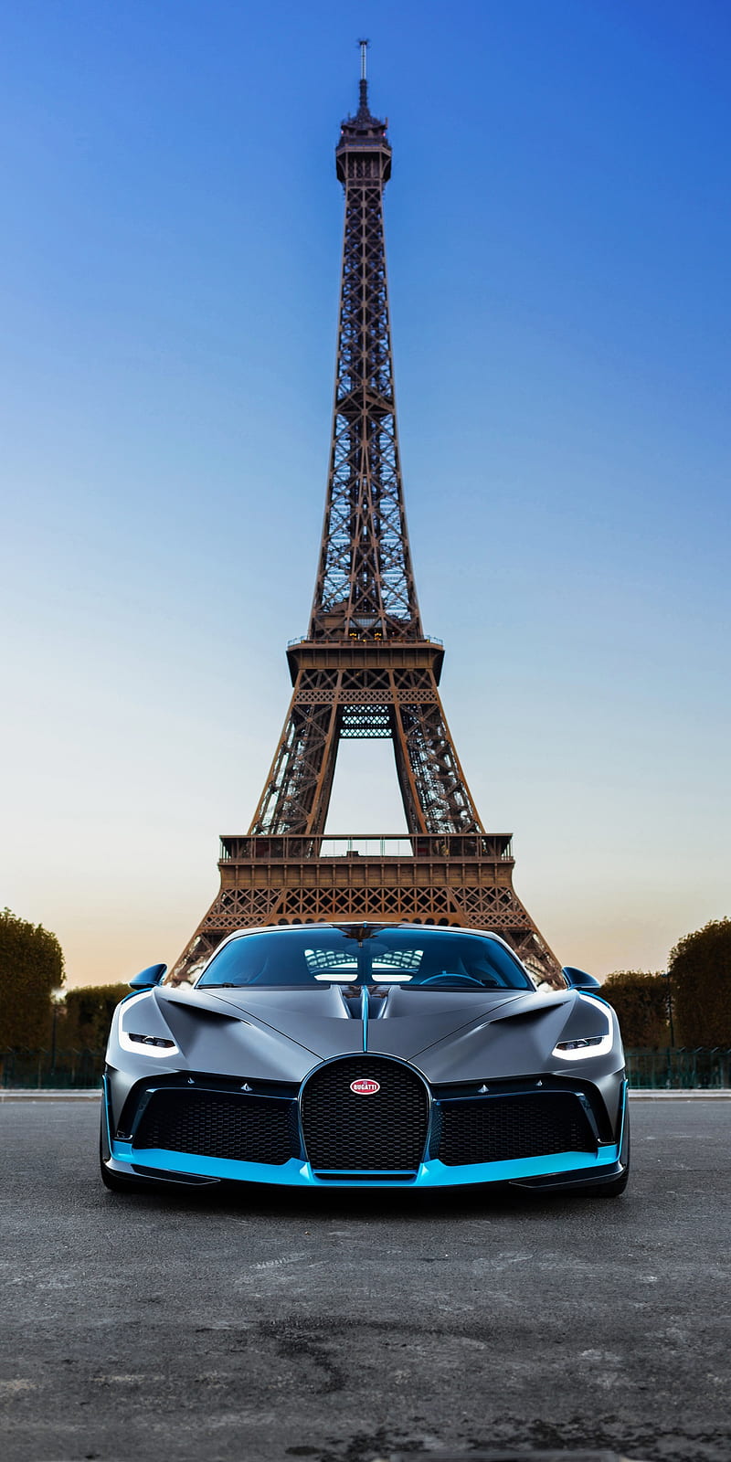 Bugatti Divo, supercar, luxury, paris, city, vehicle, eiffel tower, HD phone wallpaper