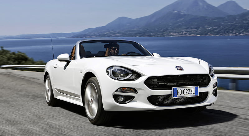 17 Fiat 124 Spider White Front Three Quarter Car Hd Wallpaper Peakpx