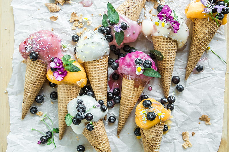 coned ice cream with blueberries and flowers, HD wallpaper
