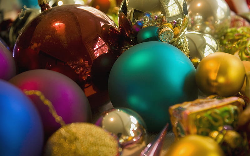 A bunch of Christmas ornaments, HD wallpaper