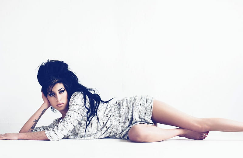 Amy Winehouse wallpaper by unofficiallylily  Download on ZEDGE  86c0
