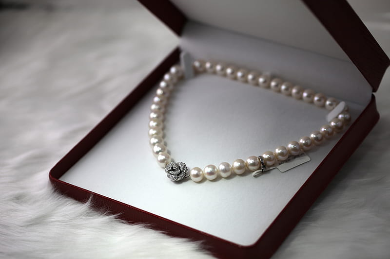 white pearl necklace with box, HD wallpaper