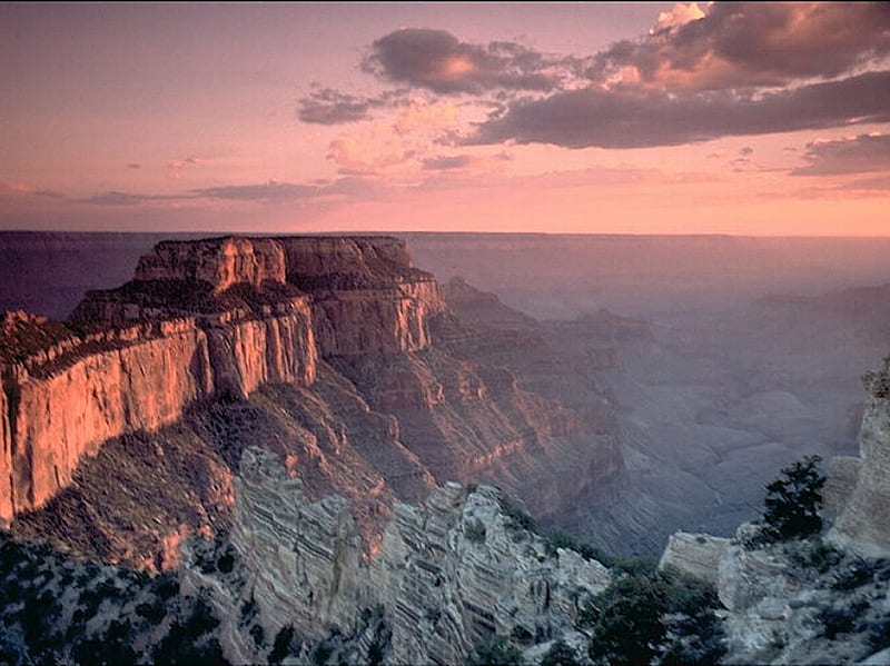 Hãy cùng dấn thân vào chuyến hành trình tuyệt vời đến Grand Canyon - Khe suối khổng lồ, nổi tiếng khắp thế giới với địa hình đồ sộ và hoang sơ. Hãy chiêm ngưỡng những vách đá dựng đứng, những con suối sang trọng và những cảm giác bay bổng khi đứng trên đỉnh núi cao ngất.