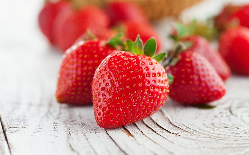Strawberries, red, strawberry, food, sweet, dessert, fruit, green, summer, white, wood, HD wallpaper