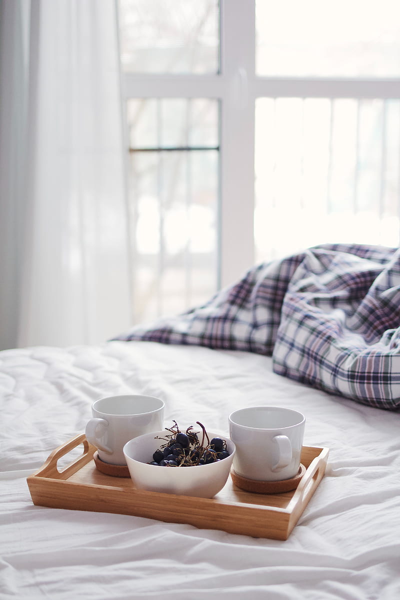 mugs, grapes, breakfast, bed, HD phone wallpaper