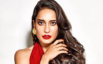 Happy birthday Lisa Haydon 5 rituals to adapt from Lisa Haydons beauty  routine  Be Beautiful India