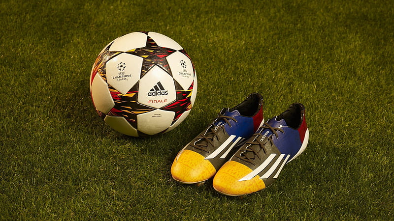 Adidas Football Shoe On Green Grass Football, HD wallpaper