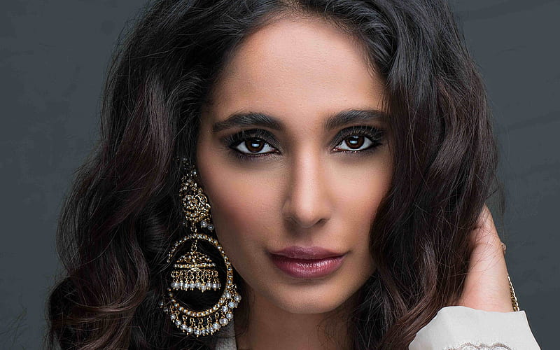 Alankrita Sahai, portrait, face, indian actress, hoot, Indian earrings, Bollywood, India, HD wallpaper