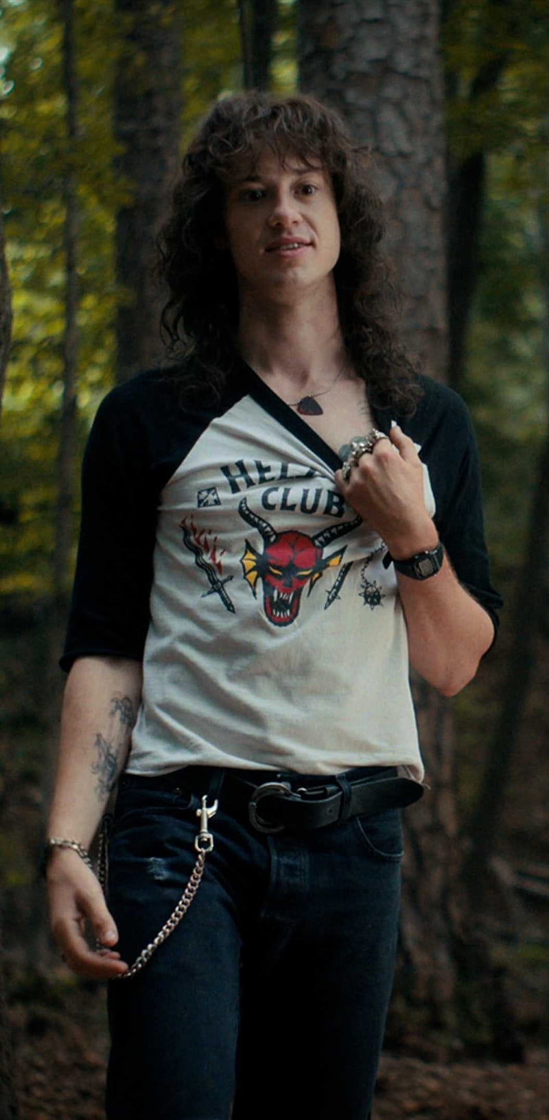 Who Plays Eddie on Stranger Things 4?