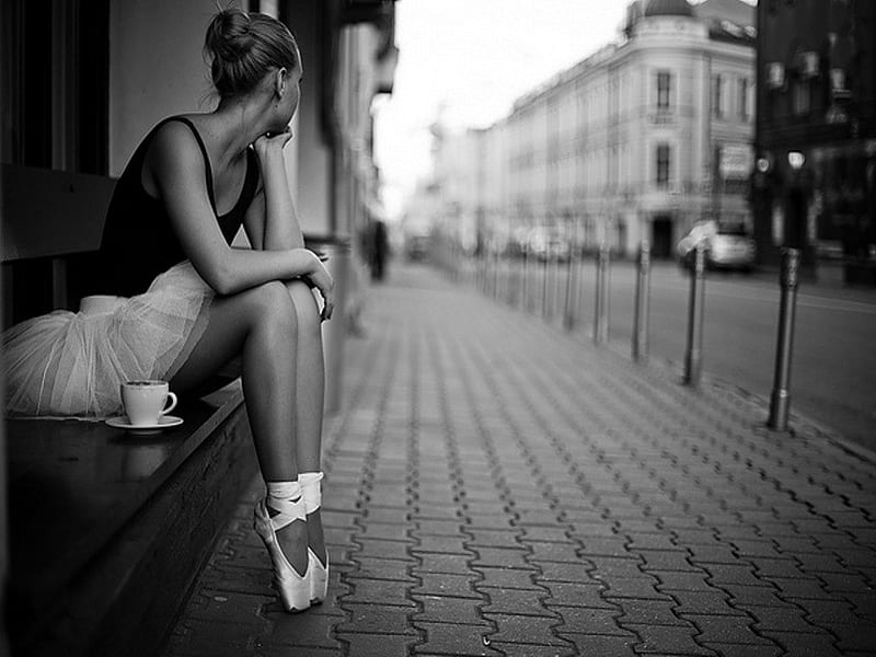 Coffee break ballerina, city, coffee, black, beauty, bonito, break, HD wallpaper