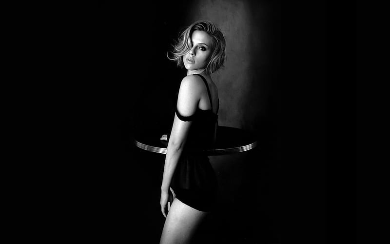 Scarlett Johansson Monochrome, scarlett-johansson, celebrities, girls, monochrome, black-and-white, HD wallpaper