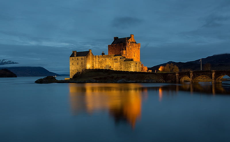 Eilean Donan Castle, Scotland, travel, old, lake, castles, Mountains, Great Britain, fortress, Scotland, evening, reflection, Eilean Donan castle, castle, United Kingdom, light, blue, HD wallpaper