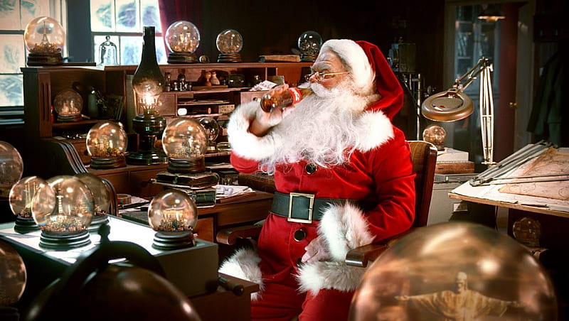 Santa Enjoying A Coke, coca cola, santa, christmas, xmas, HD wallpaper
