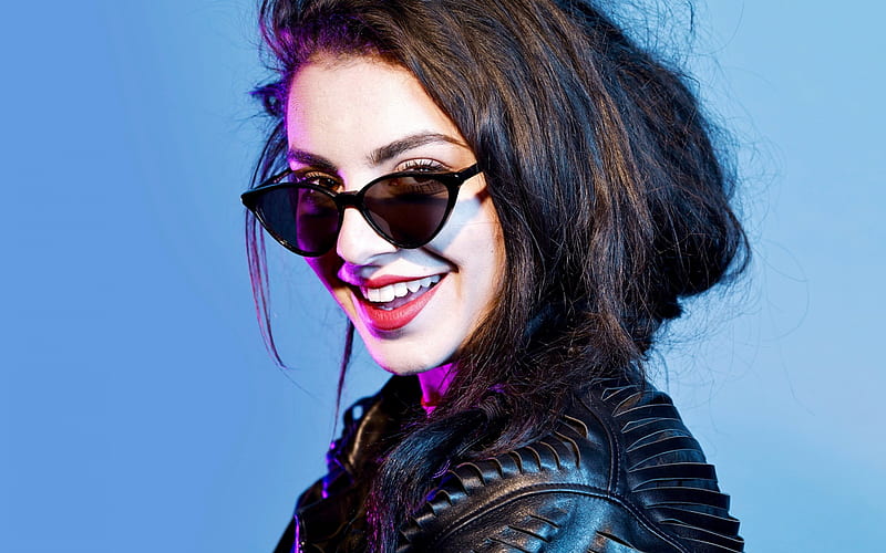 Charli XCX, Charlotte Emma Aitchison, British singer, black leather jacket, shoot, smile, make-up, girl in glasses, HD wallpaper