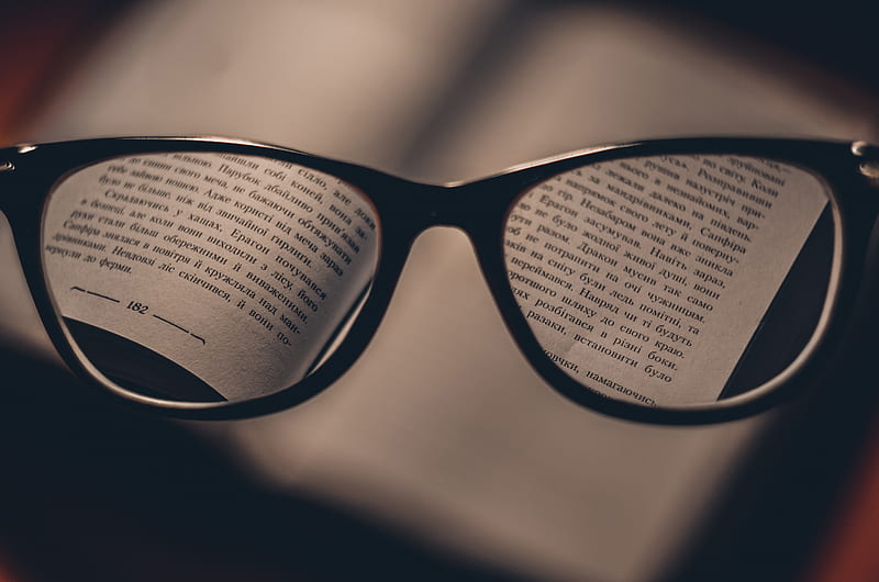 black text reflect on eyeglasses, HD wallpaper
