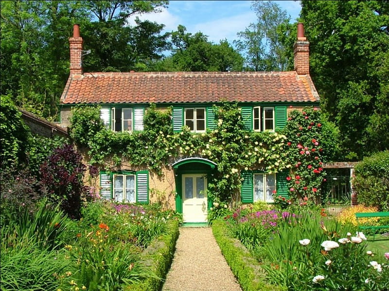 Country Cottage Garden, pretty, house, grass, cottage, charm, bushes, green, flowers, lovely, trees, shutters, cool, plants, summer, garden, nature, lawn, HD wallpaper