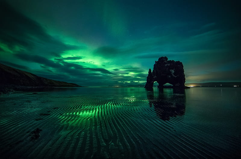 Aurora Borealis Green Reflection, aurora, nature, reflection, sky, green, HD wallpaper