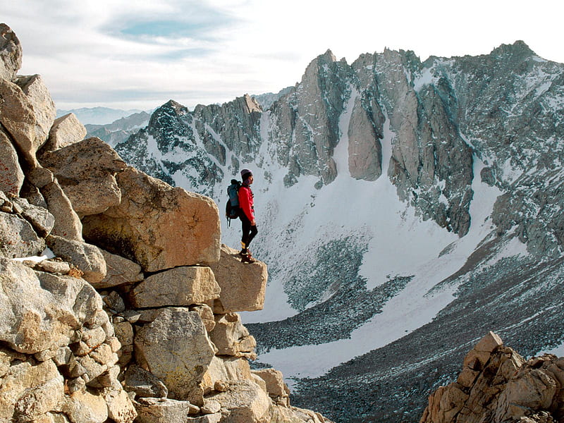 Mountaineering in the Sierra Nevada, trekker, winter, mountains, HD wallpaper