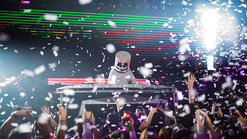 DJ Marshmello Is Wearing White Dress Standing In The Front Of Audience Playing Electronic Music Marshmello, HD wallpaper