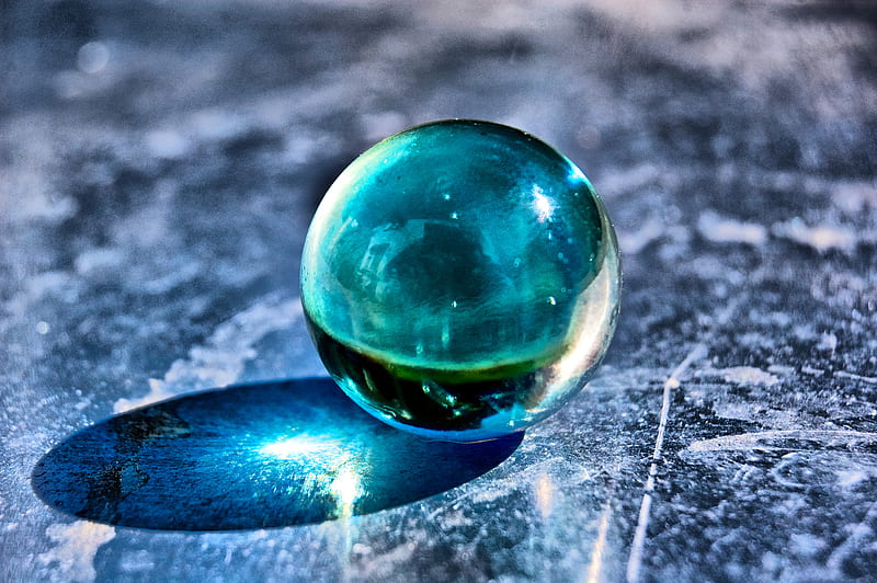 Blue Glass Ball, bonito, glass ball, abstract, glass, graphy, ball, reflection, blue ball, blue, HD wallpaper