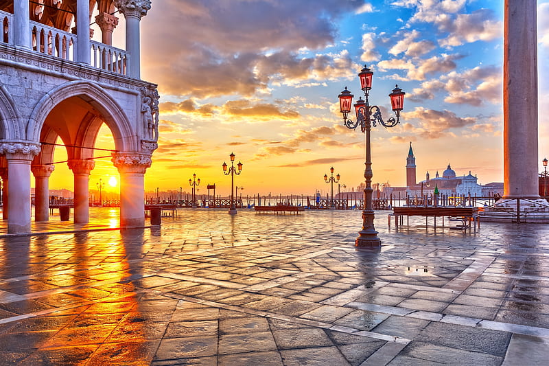 Sunrise at San Marco, Venice, sun, lanterns, palace, clouds, sky, italy, HD wallpaper