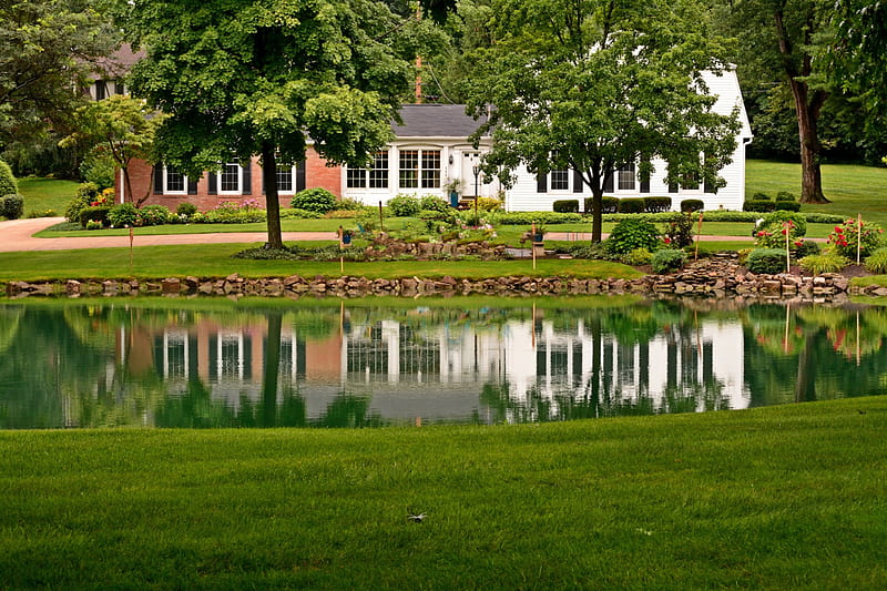 Backyard Pond, luxurious house, beautiful house, lap of luxury, rich, beautiful backyard, backyard, HD wallpaper