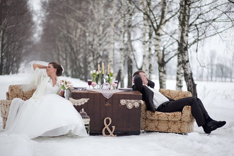 Winter Love, Bride, Couples in love, glasses, Armchair, Winter, Trees, Man, Snowy trees, love, Two, flowers, Girl, drink, Groom, couple, Dress, tables, romance, wedding, Snow, champagne, HD wallpaper