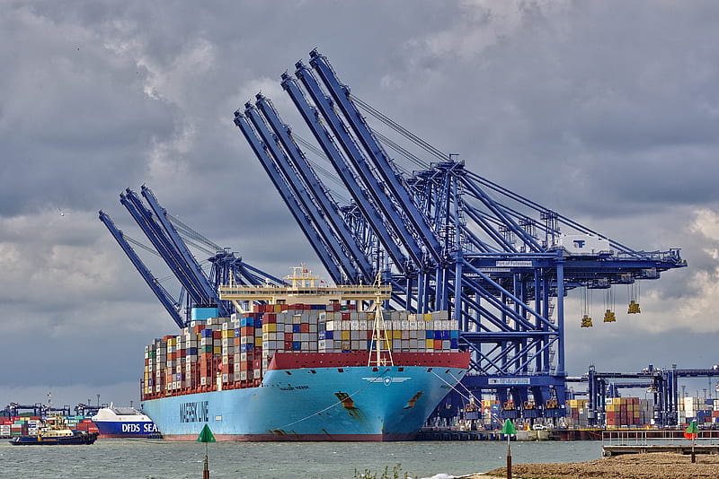 Magleby Maersk at Felixstowe Port, Felixstowe, Magleby Maersk, Container ship, port, HD wallpaper