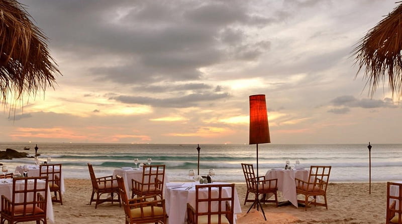 dining on the beach, beach, sundown, tables, chairs, waves, sea, HD wallpaper