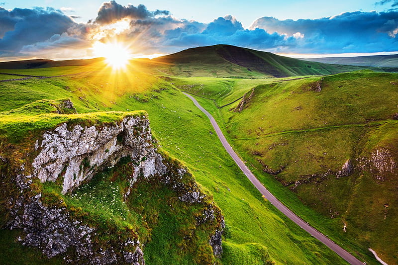 Winnats Pass, Derbyshire, hills, grass, yellow, limestone pinnacles, bonito, sky, clouds, England, roads, green, sun rays, sunrise, blue, HD wallpaper