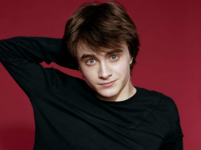 Daniel Radcliffe, cute, black sweter, male, young, dark hair, smile, blue  eyes, HD wallpaper | Peakpx