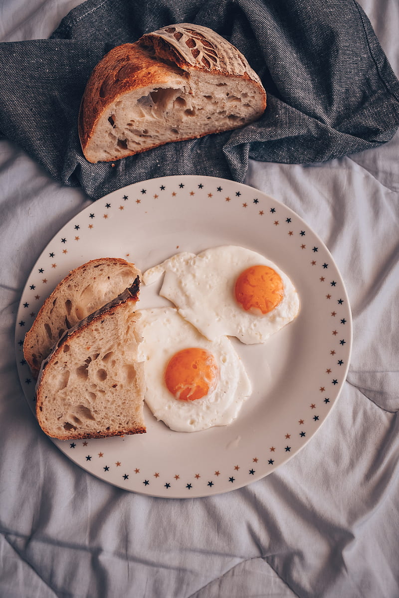 Breakfast in Bed, bread, eggs, eggyolk, food, morning, graphy, HD phone wallpaper