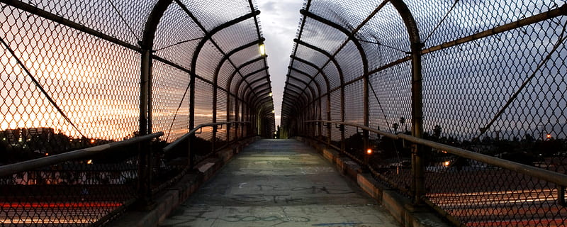 Overpass, enclosed walk, walkway, way bridge, urban dusk, HD wallpaper