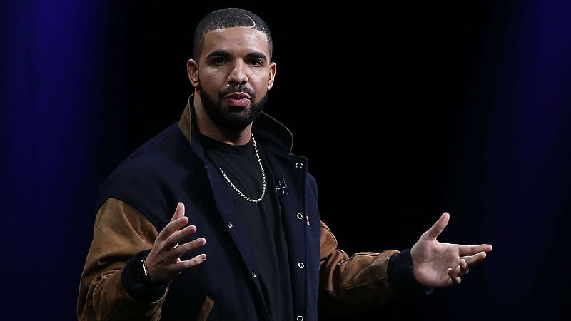 Drake Is Wearing Black T-Shirt And Blue Brown Overcoat And Silver Chain On Neck Drake, HD wallpaper