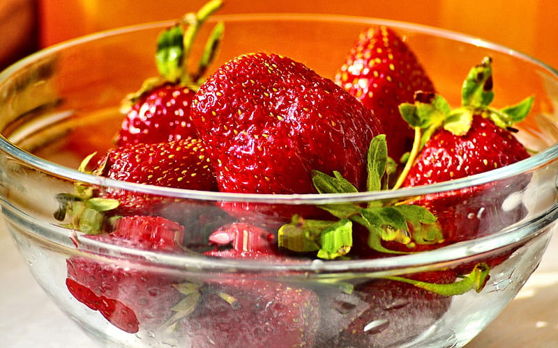 Strawberries in Glass Bowl fruit, still life, glass bowl, graphy, wide screen, strawberries, bonito, HD wallpaper