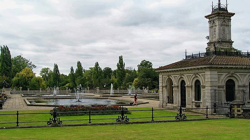 ROYAL PARKS, LONDON, UK HYDE PARK, water fountain, ialian style building, oak and poplar, various trees, fence and seat, green grass, HD wallpaper