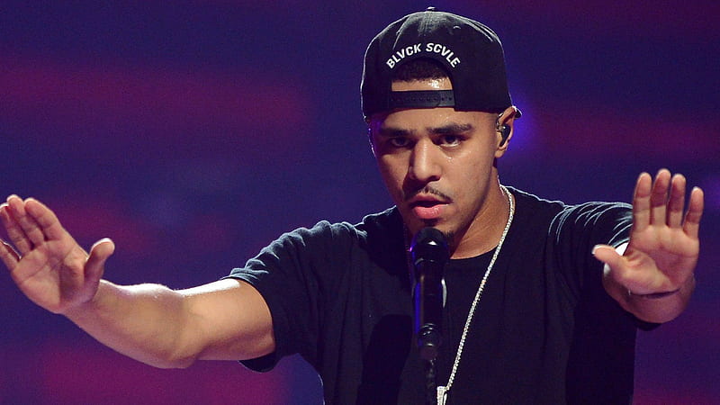 J Cole In Purple Background Wearing Black T-shirt And Cap Music, HD wallpaper